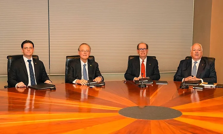 Grupo Popular renueva su cúpula: Grullón presidente ad vitam y Grullón Hernández asume el consejo