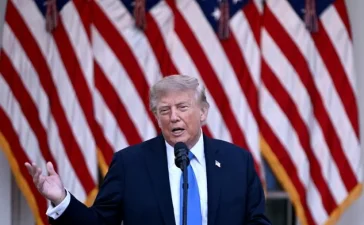 Trump anuncia que buques estadounidenses 'pasarán' por Cuba al regresar de Irán y delega en Rubio