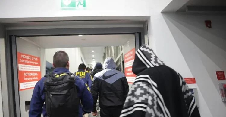 Chile intensifica deportaciones: 11 dominicanos entre los 75 expulsados este viernes