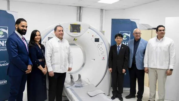 Japón fortalece salud dominicana con cuarto tomógrafo entregado al Darío Contreras