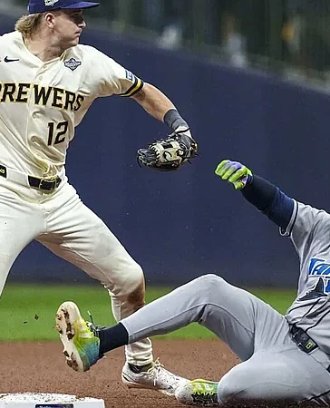 Chourio y Contreras impulsan a Milwaukee al primer triunfo de la Serie Mundial 2026