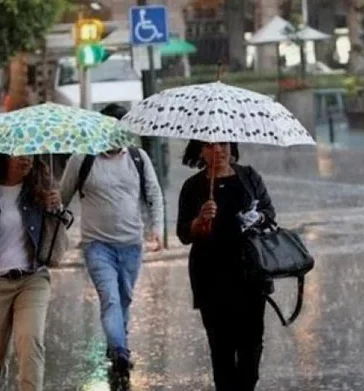 Vaguada y calor diurno reactivan lluvias y tronadas en gran parte del país este sábado