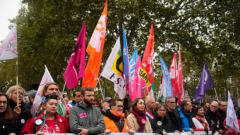 Francia se blinda: 70.000 policías y museos cerrados ante nuevas protestas