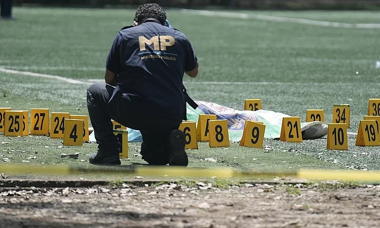 Indignación internacional: siete policías de Guatemala detenidos por fabricar pruebas en caso de abogado asesinado