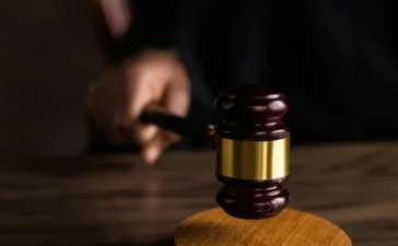 Operación Pandora suma nueva condena: mujer admitió culpa en red de sustracción de municiones policiales