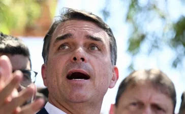 La dinastía Bolsonaro: Flávio promete el regreso de Jair al poder en Brasil