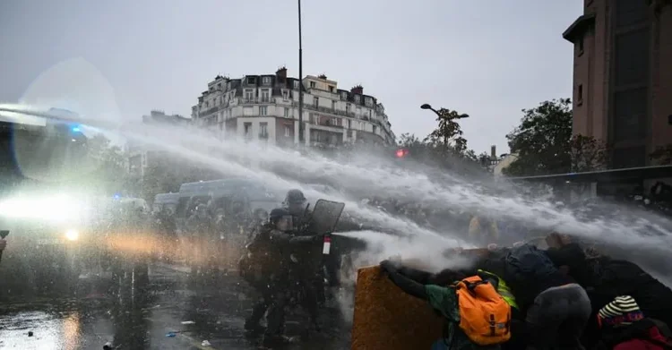 Francia intensifica seguridad: casi 1,000 detenidos en protestas y promete más arrestos