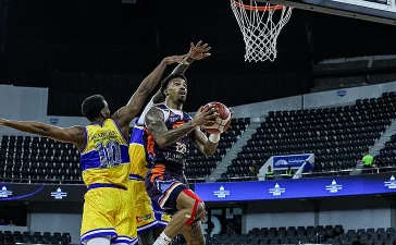 Vázquez y Camper guían a Los Prados a la cima del TBS Distrito con victoria 94-73 sobre Mauricio Báez