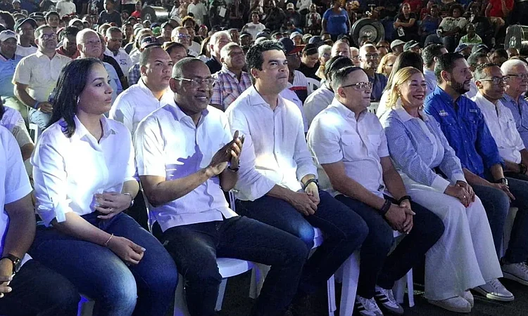 Wellington Arnaud suma respaldo de diputado Carlos Sánchez en su carrera presidencial por el PRM