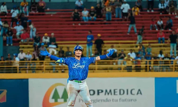 Liceo impone su poderío con 14 hits y relevo sólido para vencer 6-2 a las Águilas