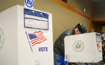 Trump intensifica campaña por el voto anticipado ante desventaja republicana en las encuestas