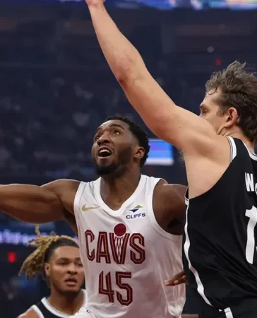 Cavaliers sobreviven al asedio de Nets y se llevan el triunfo 125-121