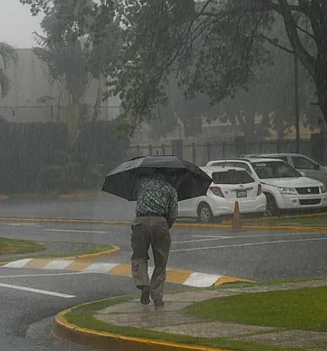 Vaguada y calor extremo: siete provincias dominicanas bajo alerta este domingo
