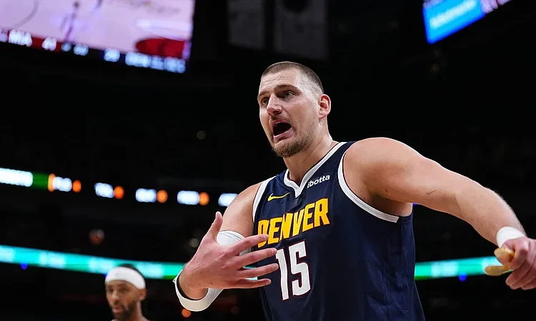 Jokic acecha el récord de Westbrook con su triple-doble 199 en la NBA