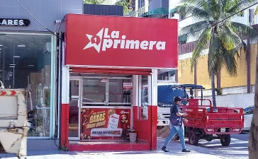 Trabajo impone ultimátum de 30 días al sector bancas para dignificar empleo de 200,000 personas