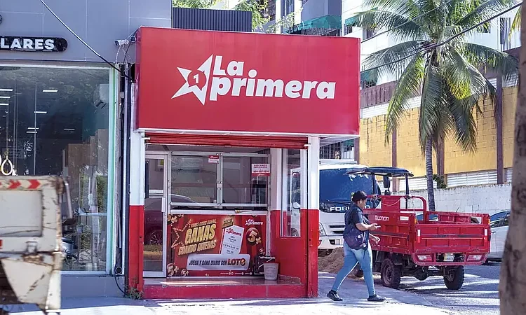 Trabajo impone ultimátum de 30 días al sector bancas para dignificar empleo de 200,000 personas
