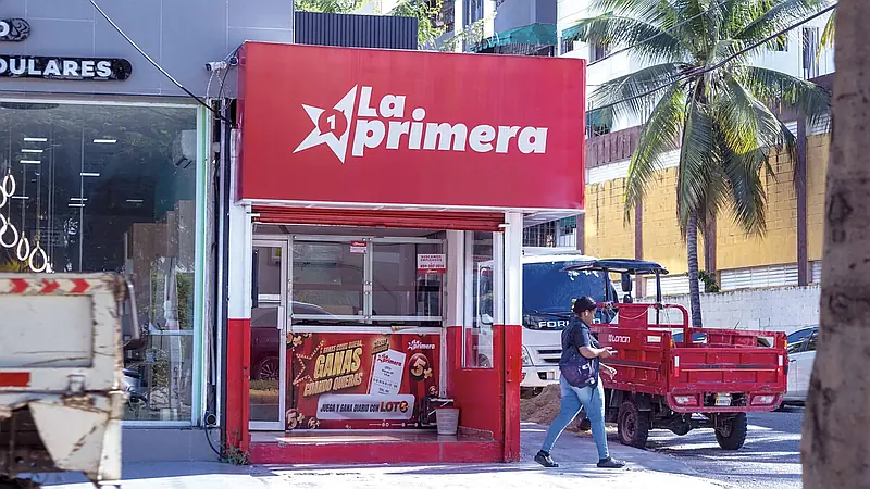 Trabajo impone ultimátum de 30 días al sector bancas para dignificar empleo de 200,000 personas