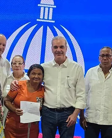 Abinader impulsa programa para erradicar fogones de leña en República Dominicana