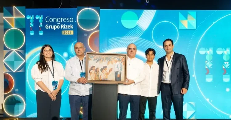 Liderazgo y ética: el contrapeso humano a la inteligencia artificial en el debate empresarial dominicano