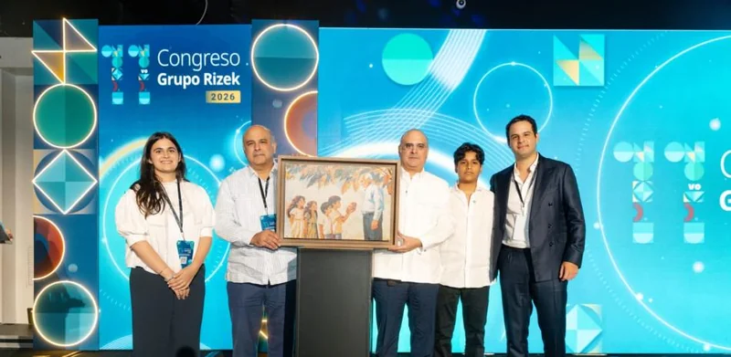 Liderazgo y ética: el contrapeso humano a la inteligencia artificial en el debate empresarial dominicano