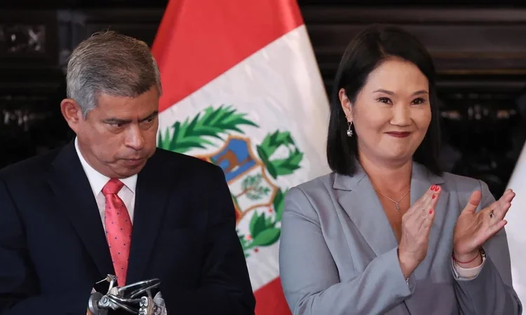 SIP denuncia escalada de amenazas contra periodistas en Perú y señala al Congreso