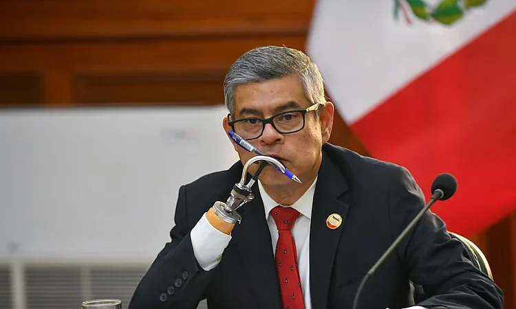 Galarreta: de la talidomida a la presidencia del Consejo de Ministros de Perú