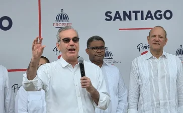Abinader: 'Los problemas de cada uno de ustedes son también del Gobierno'