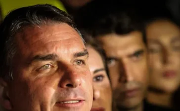 Flávio Bolsonaro no logra repetir el legado familiar: fracaso electoral en Brasil