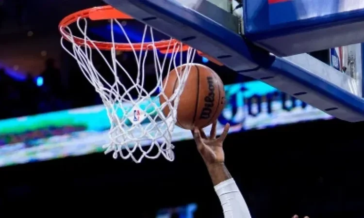 Detroit mantiene el invicto: Cunningham brilla con 26 puntos y los Pistons superan 106-93 a Filadelfia