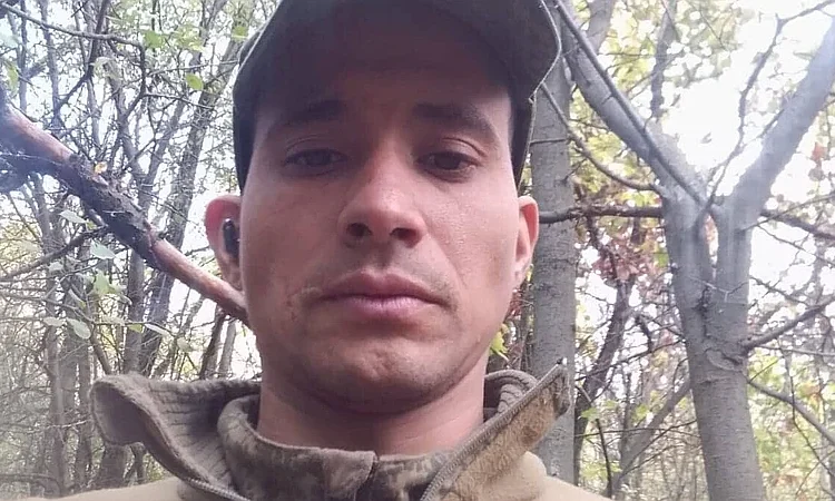 Dominicano que combate en Rusia lleva más de un mes incomunicado; familia teme por su vida