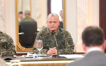 Bandas haitianas imponen peajes millonarios en carreteras y controlan casi toda Puerto Príncipe, alerta ministro dominicano
