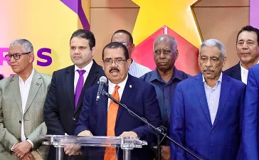 PLE denuncia crisis avícola: 1.5 millones de pollos sin vender y precios en picada