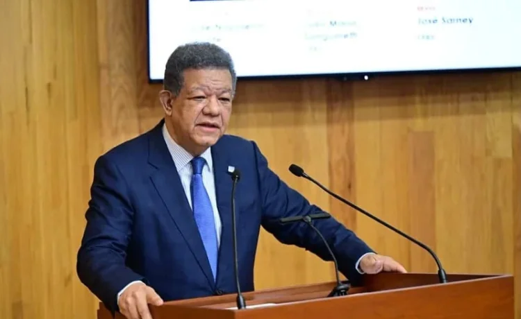 Leones Fernández extiende felicitación a Lula da Silva tras su victoria electoral en Brasil
