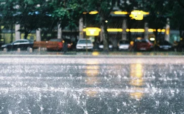 Vaguada obliga a Educación a suspender clases en zonas vulnerables de 10 provincias en alerta amarilla