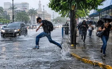 Vaguada cerca de Haití mantiene 16 provincias bajo alerta; aguaceros seguirán hasta el miércoles
