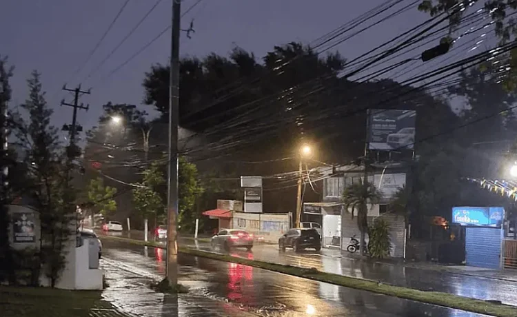 Vaguada provocará aguaceros intensos este martes en gran parte del país; COE eleva alertas