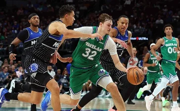 Flagg brilla en su regreso y Dallas frena en seco al Heat, que acumula cuatro derrotas