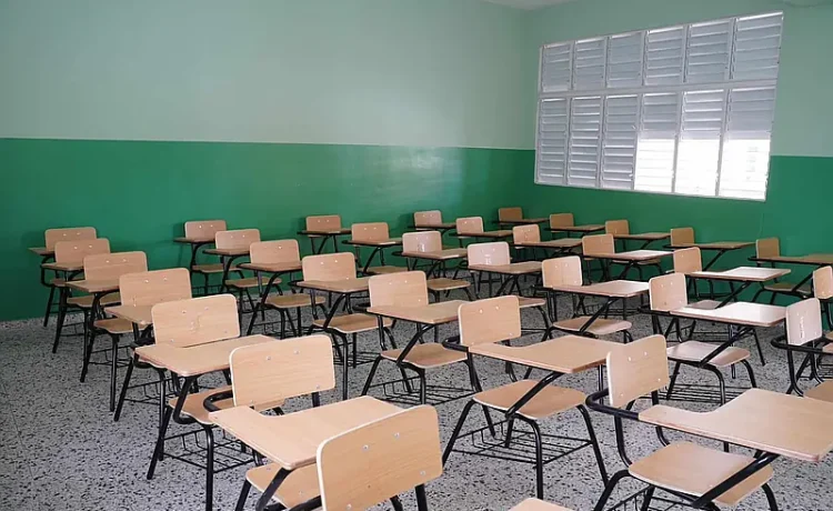 Suspensión de clases sin lista de centros vulnerables desata críticas en redes