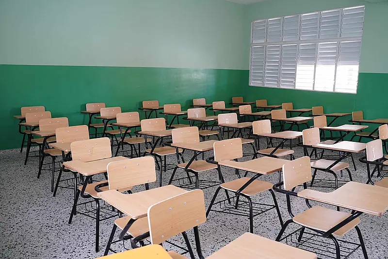 Suspensión de clases sin lista de centros vulnerables desata críticas en redes