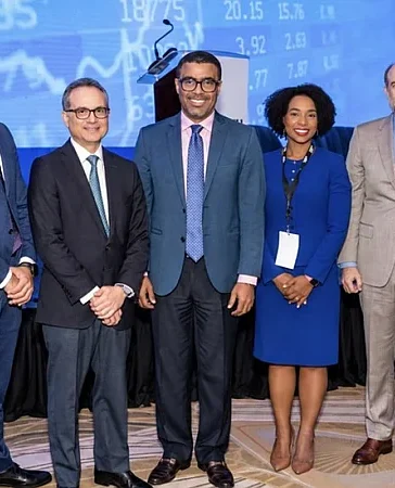 República Dominicana debate cómo salir de la trampa del ingreso medio en cumbre financiera