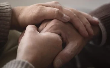 A-TU-LADO: el programa que acompaña el duelo de familias de desaparecidos en República Dominicana