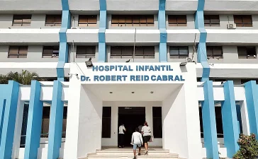 Robert Reid Cabral sin luz: dos versiones sobre la falla que complica la atención infantil