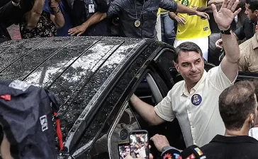Brasil: la justicia aprieta el cerco sobre Flávio Bolsonaro con la cancelación de sus pasaportes