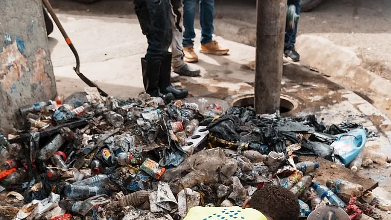 ADN advierte que basura en las calles colapsa el drenaje y eleva riesgo de inundaciones en la capital