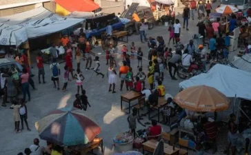 Crisis en Haití: el desplazamiento de más de 40,000 niños se duplica y la ayuda humanitaria se reduce