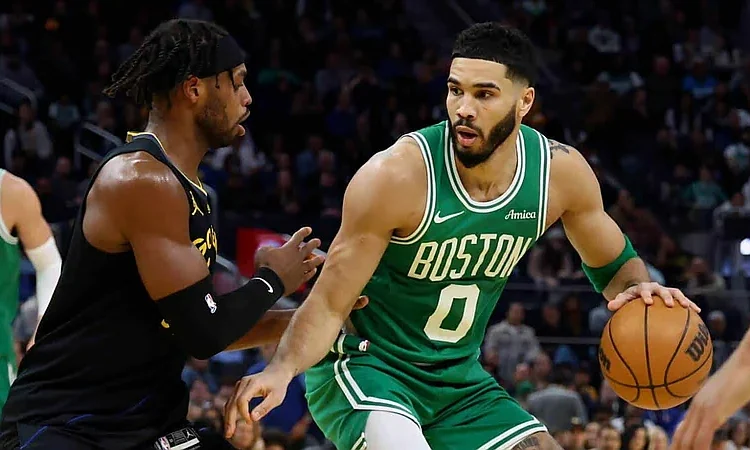Tatum brilla con 40 puntos y Celtics superan a Nets en un duelo de 125-124