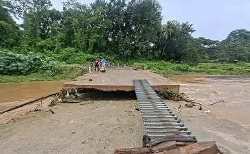 FP demanda acción urgente del Gobierno por puente colapsado en Monte Plata