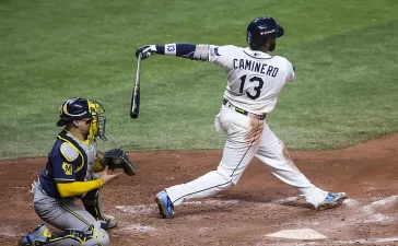 Tampa Bay mantiene viva la Serie Mundial con triunfo en 12 entradas