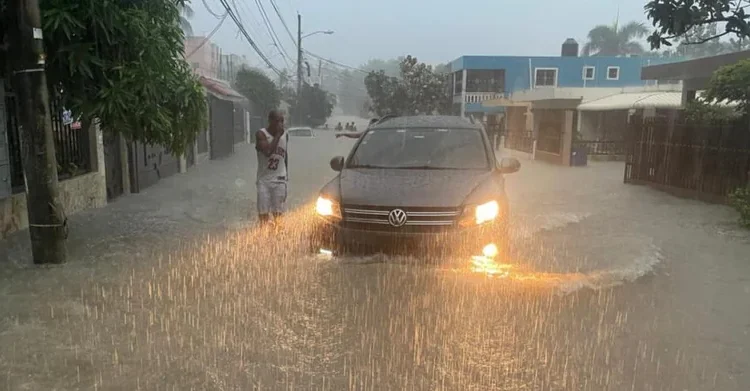 Vaguada sigue afectando el país: alertas y avisos en 19 provincias