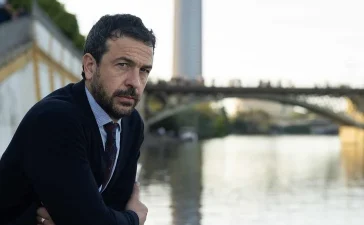 Víctor J. Vásquez, el académico que reivindica la ficción y la libertad creativa desde su columna